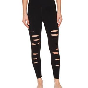 Never worn Alo High Waist Ripped Warrior Legging